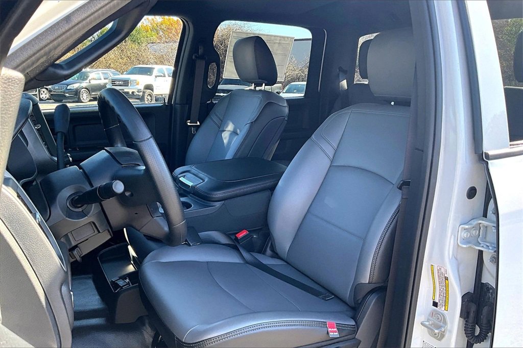 Used 2024 RAM 5500 Tradesman w/ Chrome Appearance Group image 18