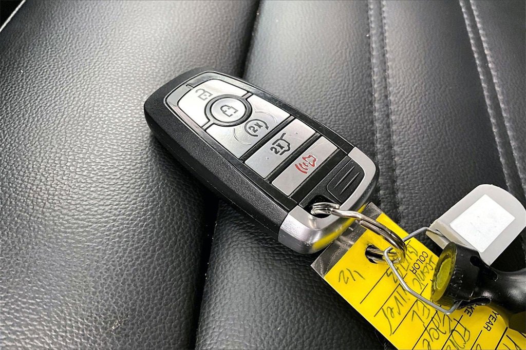 Used 2022 Ford Edge SEL w/ Convenience Package image 11