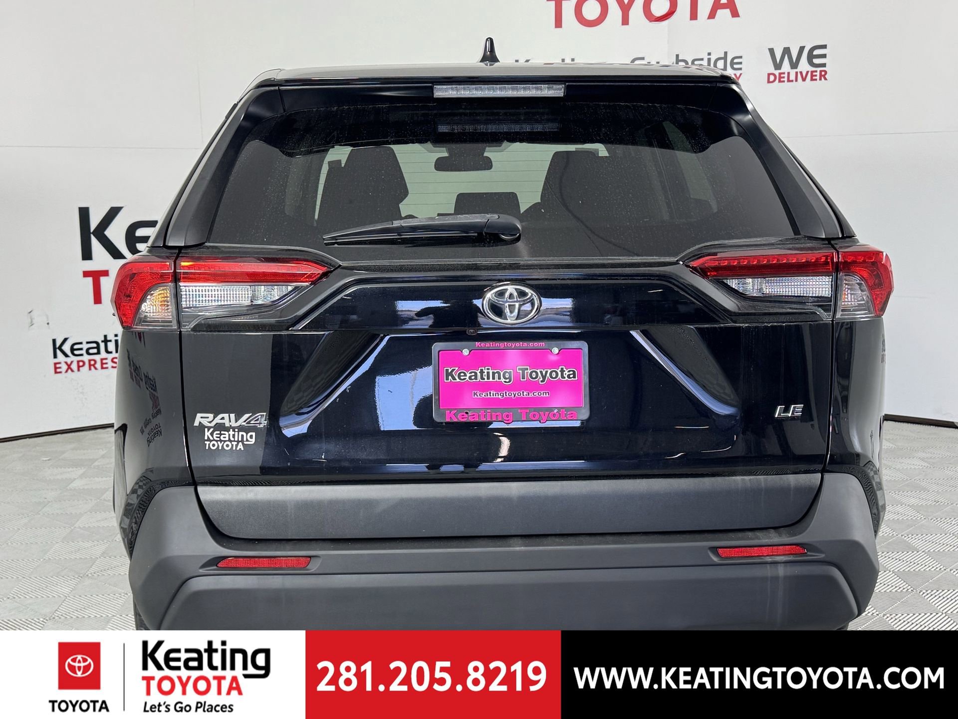 Used 2022 Toyota RAV4 LE image 5