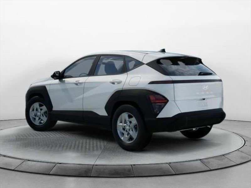 New 2026 Hyundai Kona SE image 5