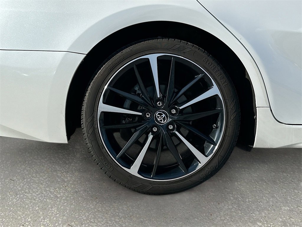 Used 2019 Toyota Camry XSE image 27