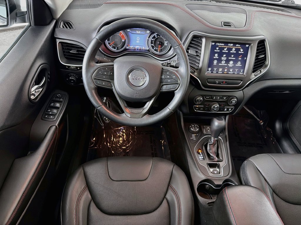 Used 2019 Jeep Cherokee Trailhawk AWD/4WD image 23