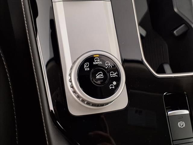 Used 2025 Mitsubishi Outlander SE image 23