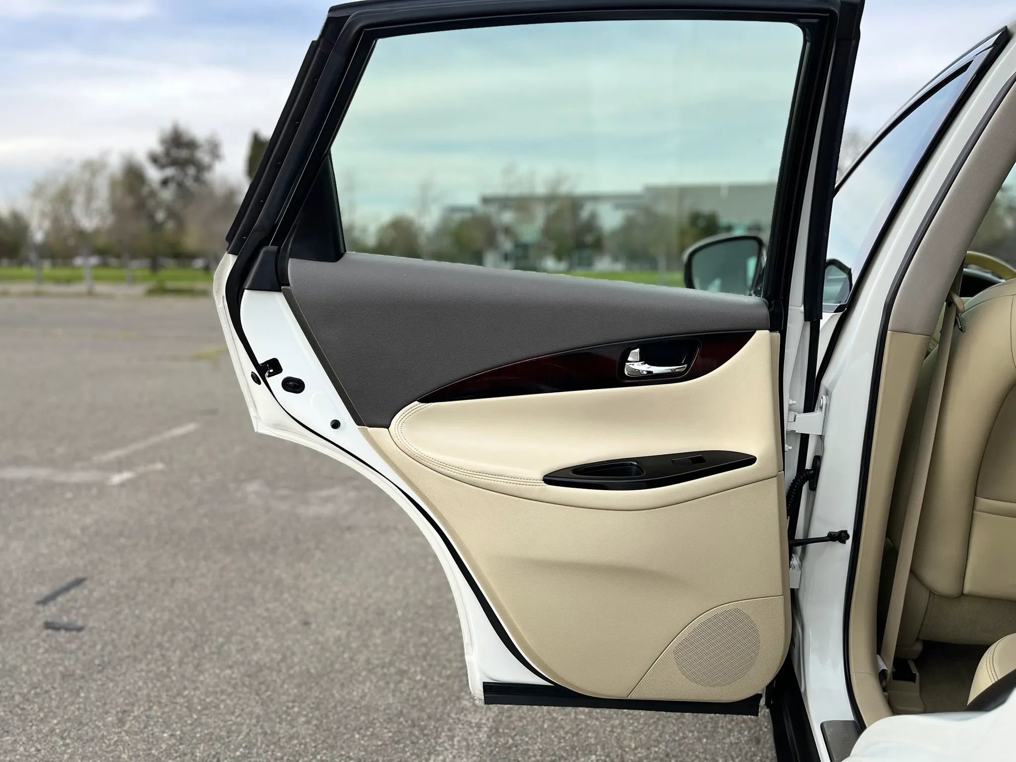 Used 2014 INFINITI QX50 Journey w/ Premium Package image 11