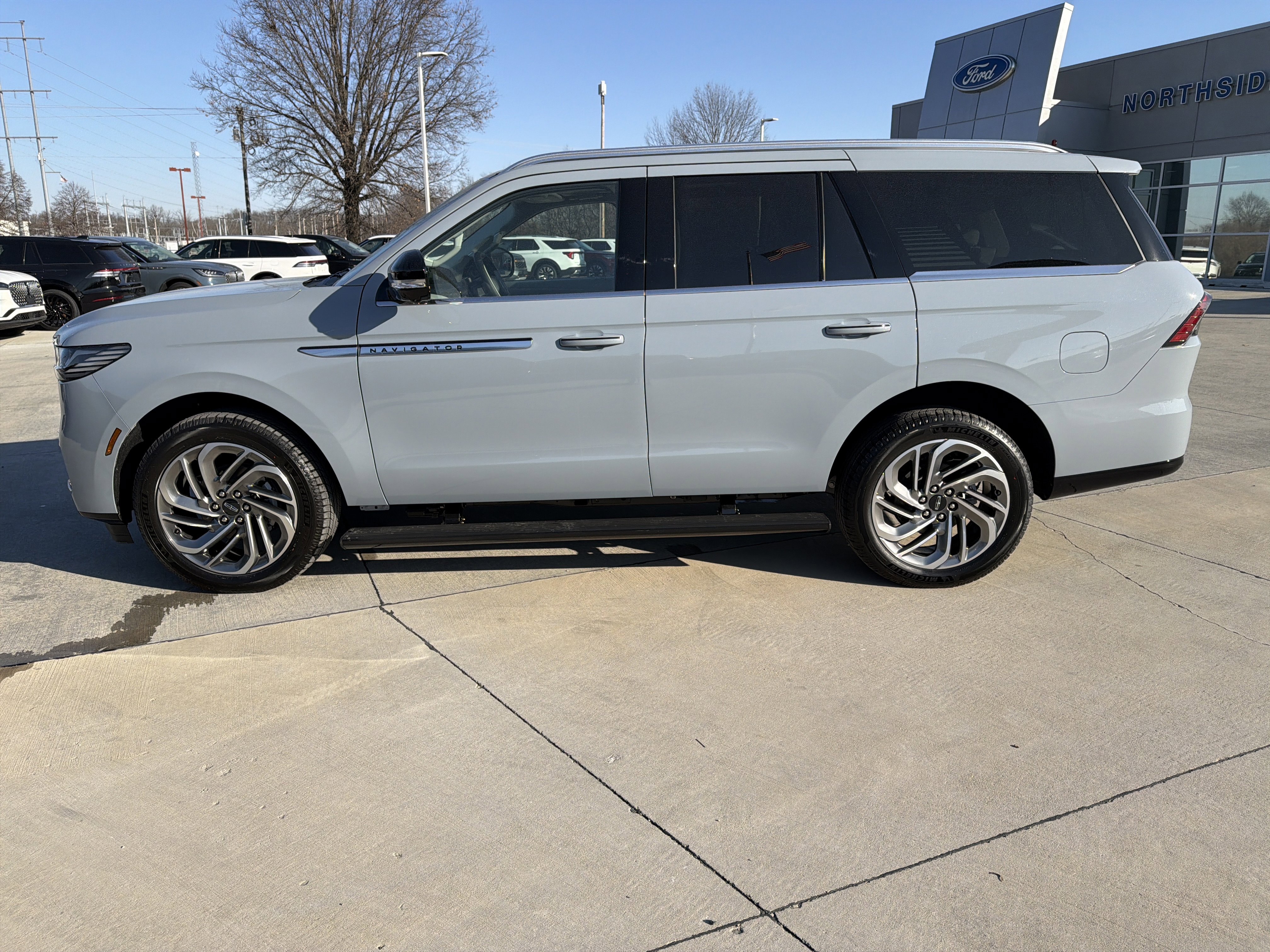 New 2026 Lincoln Navigator Reserve image 4