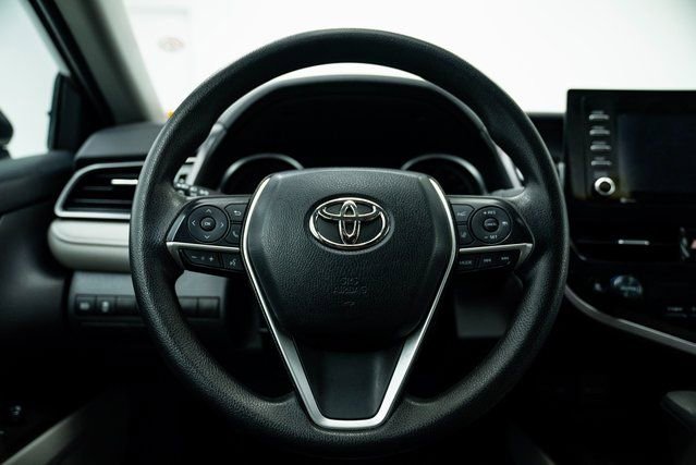 Used 2023 Toyota Camry LE image 32