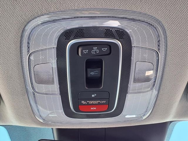 Used 2025 Hyundai Elantra Limited image 23