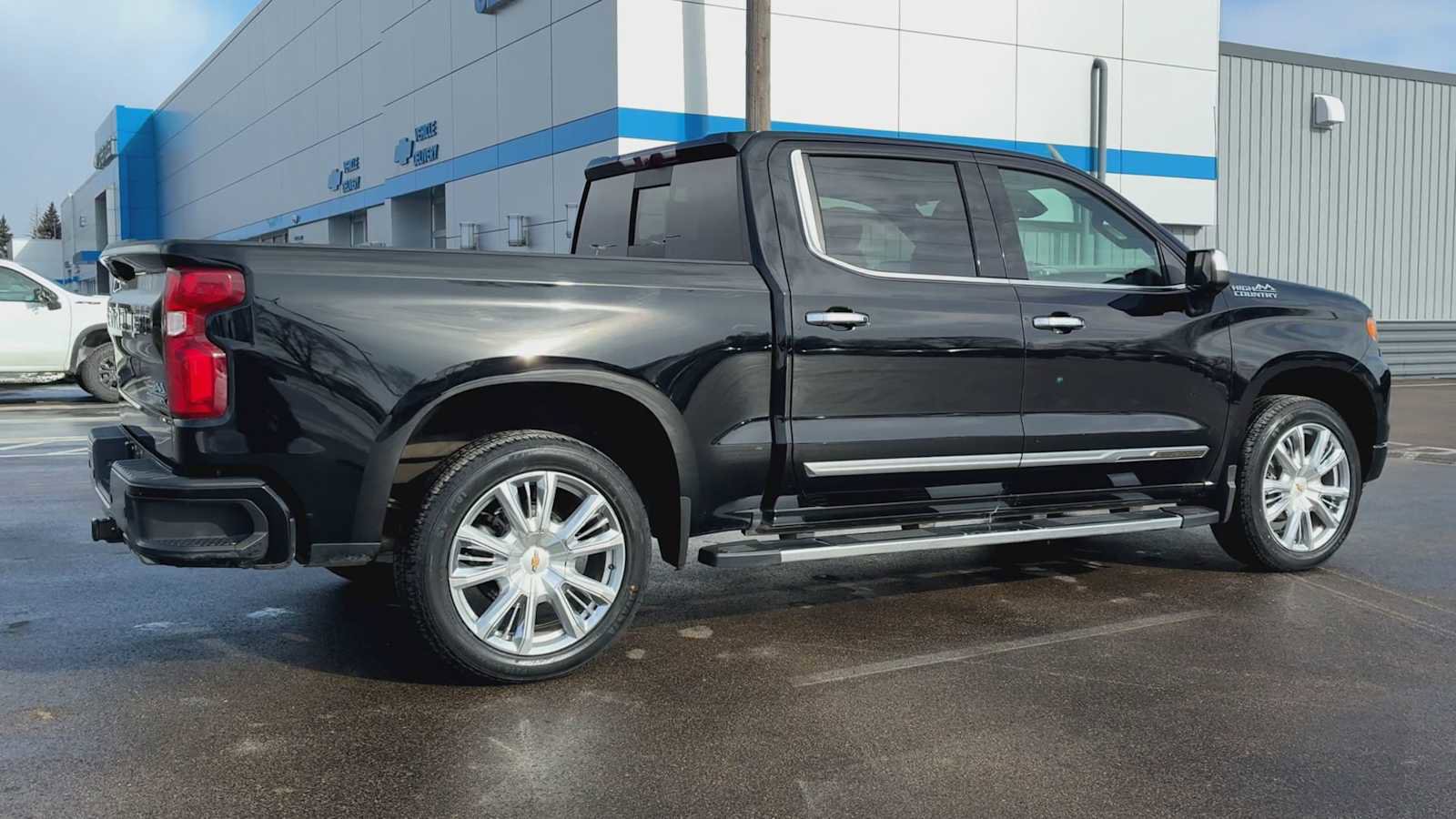 Certified 2022 Chevrolet Silverado 1500 High Country w/ High Country Premium Package image 3