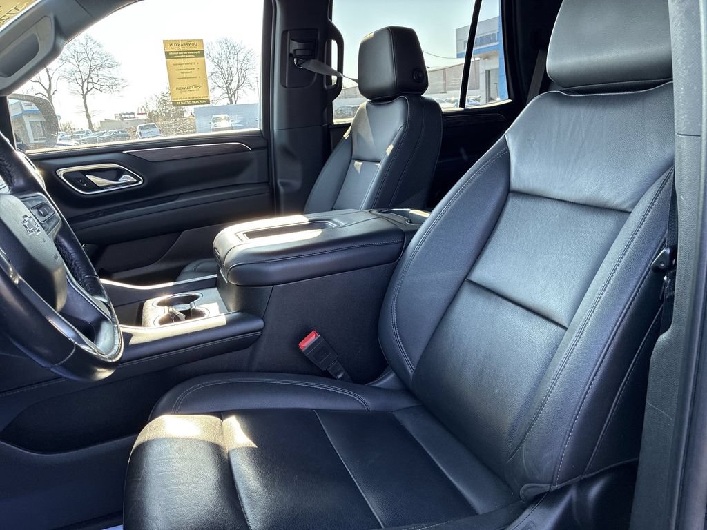 Used 2023 Chevrolet Tahoe Z71 w/ Luxury Package AWD/4WD image 11