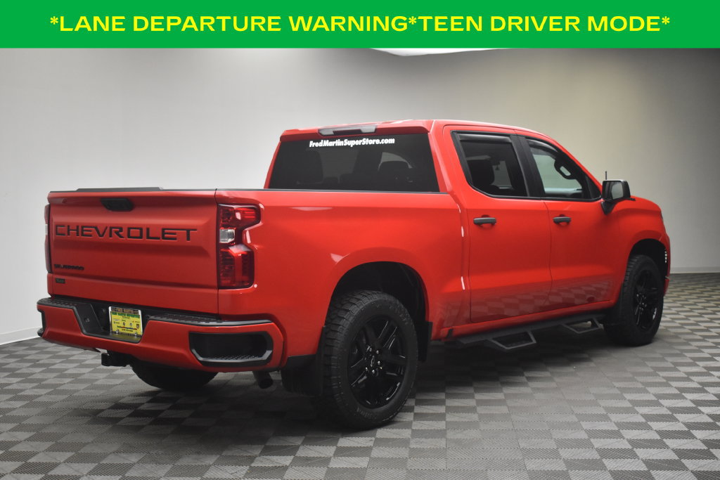 Used 2022 Chevrolet Silverado 1500 Custom w/ LPO, Dark Essentials Package AWD/4WD image 5