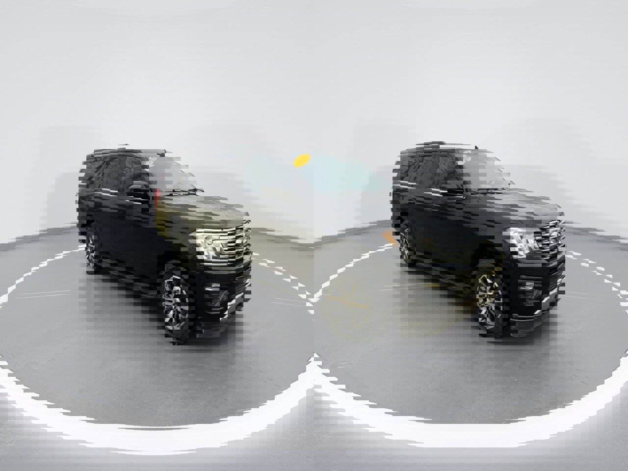 Used 2021 Ford Expedition Max XLT image 2