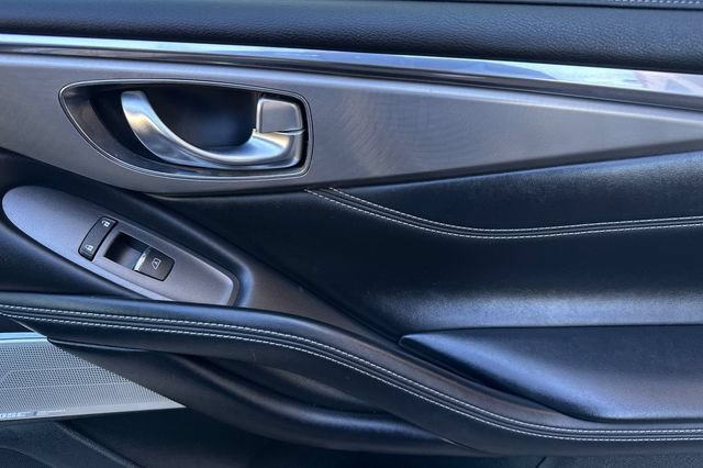 Used 2018 INFINITI Q60 3.0t Luxe w/ Sensory Package 3.0T Luxe AWD/4WD image 18