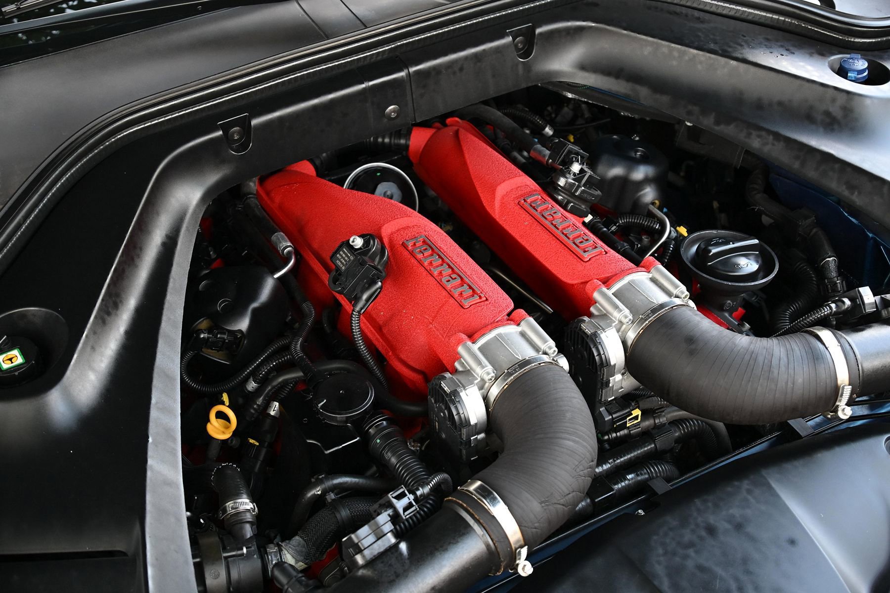 Used 2015 Ferrari California T RWD image 50