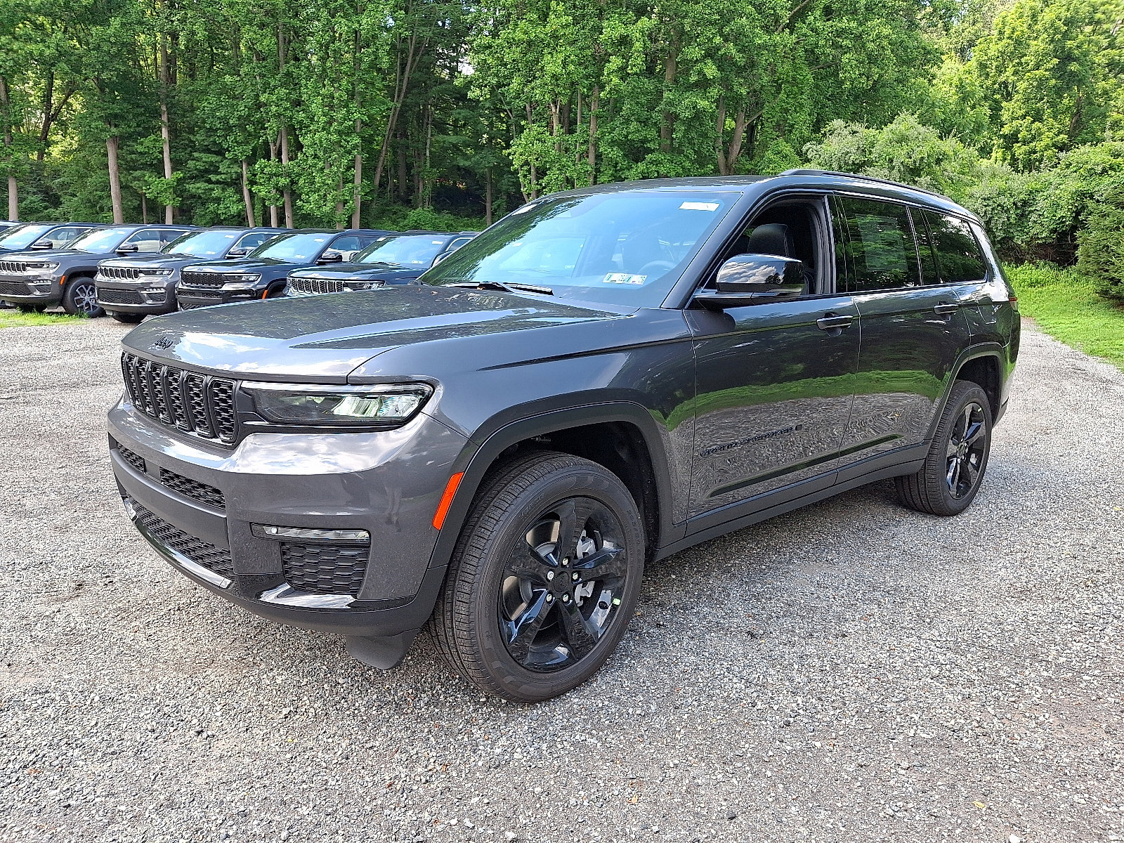 New 2025 Jeep Grand Cherokee L Limited w/ Black Appearance Package image 2