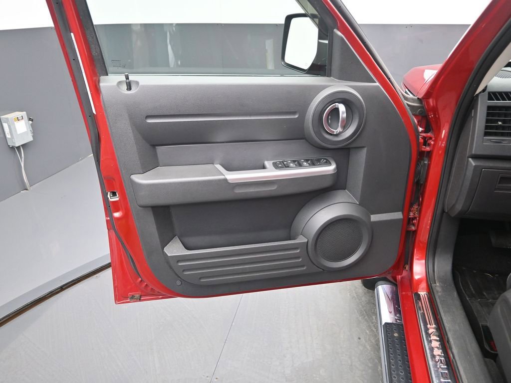 Used 2009 Dodge Nitro R/T image 12