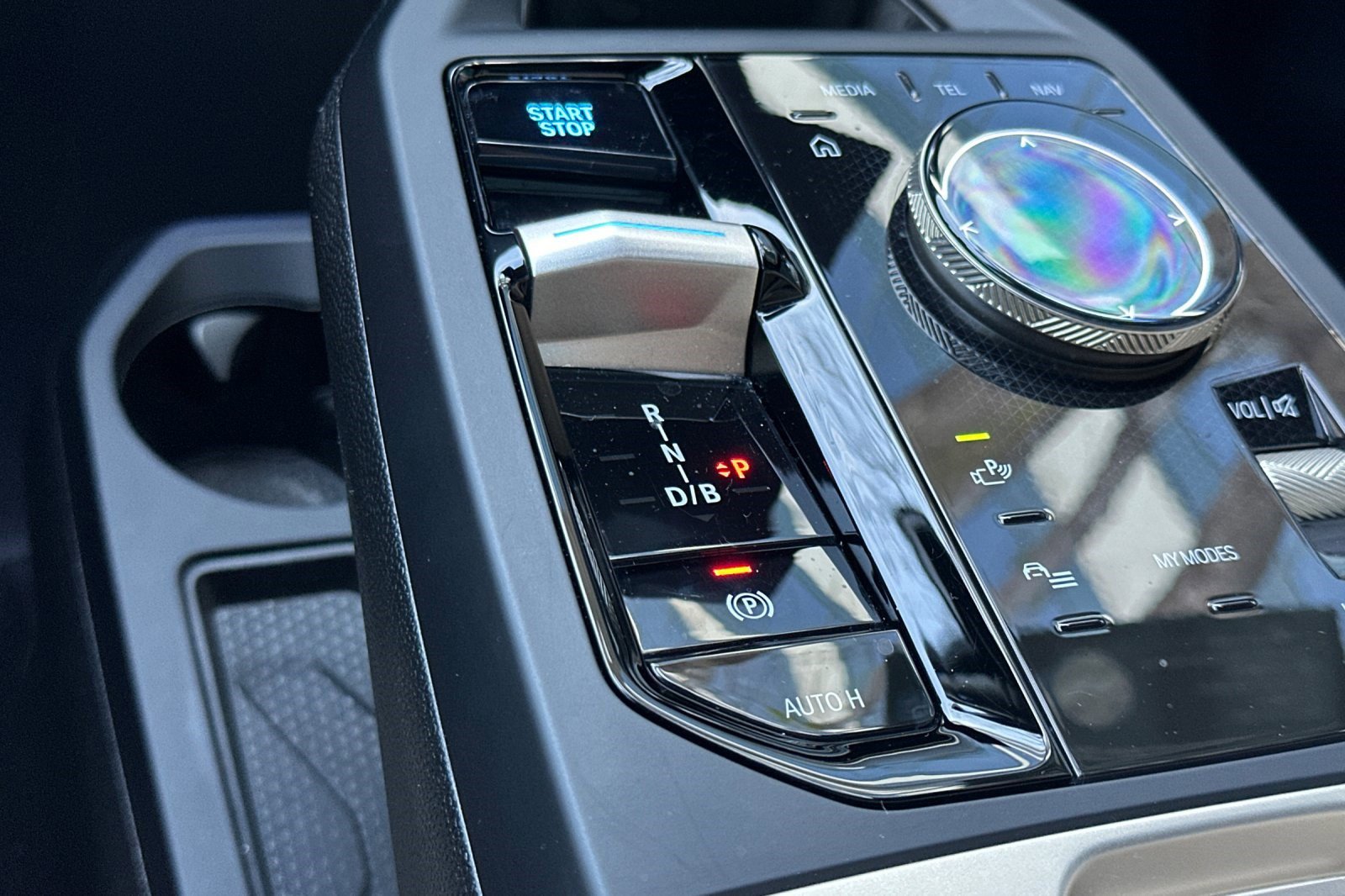 Certified 2024 BMW iX xDrive50 w/ Convenience Package image 29