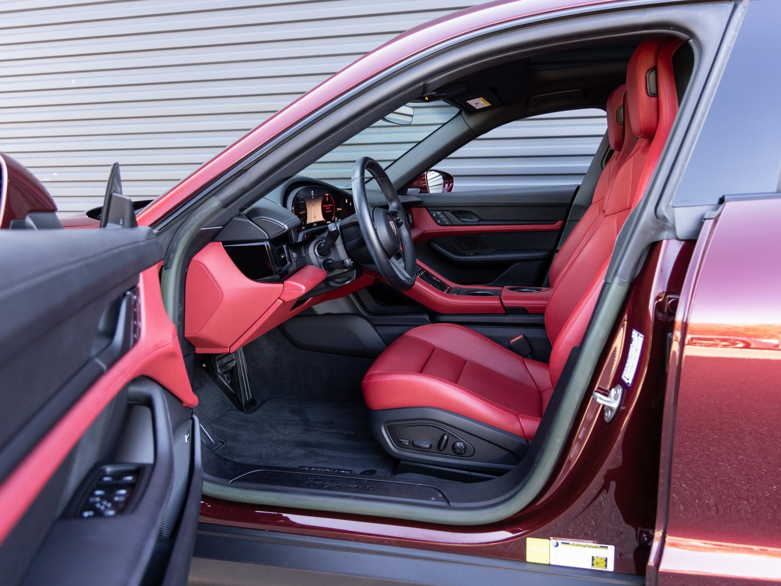 Used 2023 Porsche Taycan image 20