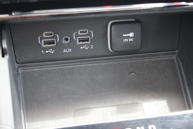 Used 2023 Jeep Grand Cherokee L Altitude AWD/4WD image 9