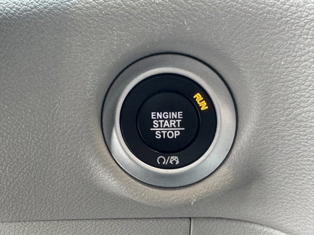 Used 2024 Chrysler Pacifica Touring-L image 21