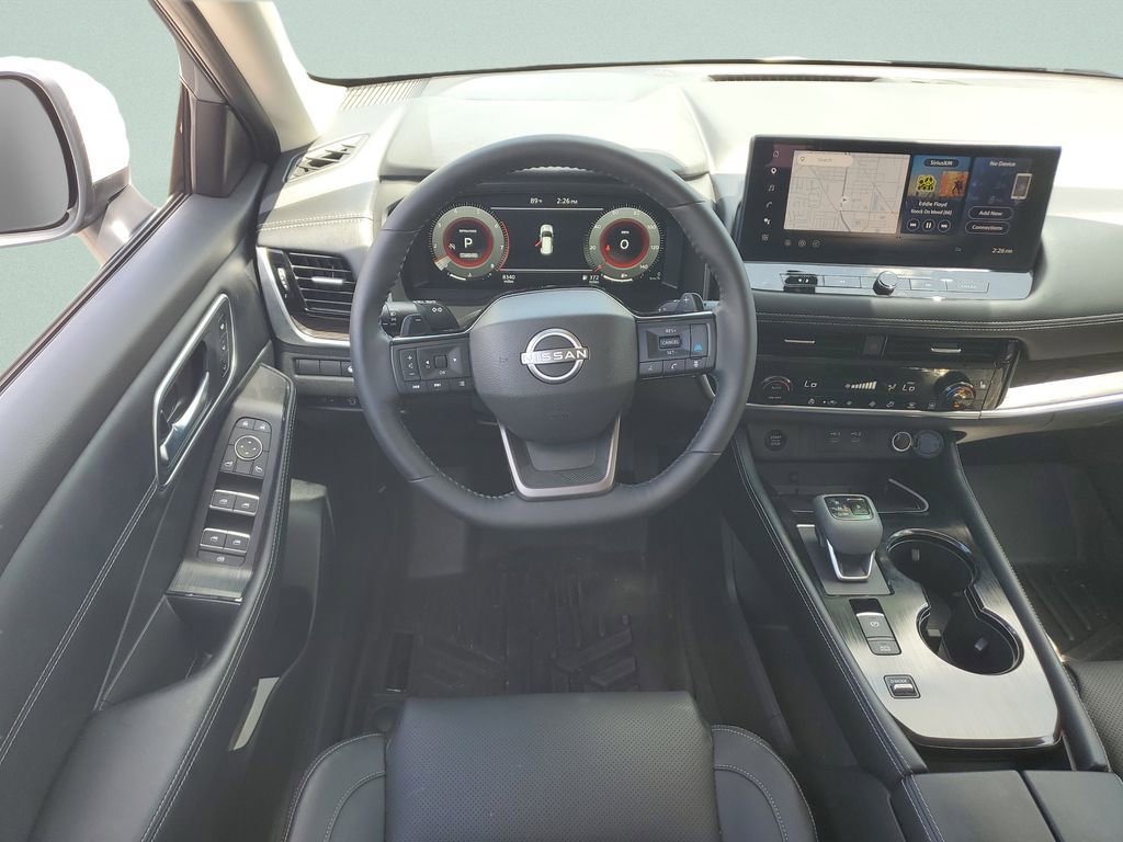 Used 2025 Nissan Rogue Platinum image 13