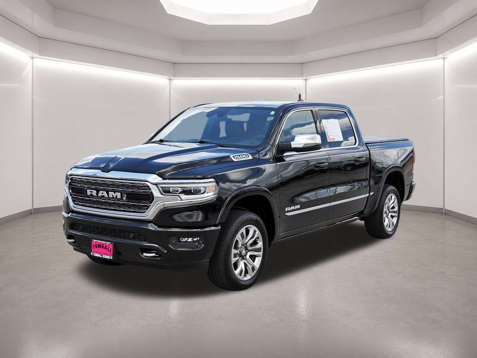 Used 2023 RAM 1500 Limited w/ Body Color Bumper Group AWD/4WD image 3