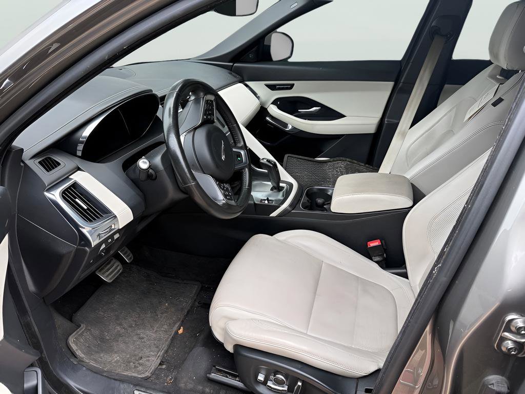 Used 2019 Jaguar E-PACE R-Dynamic SE image 6