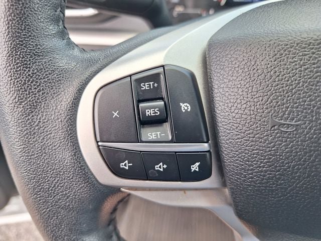 Used 2024 Ford Explorer XLT w/ Equipment Group 202A AWD/4WD image 53