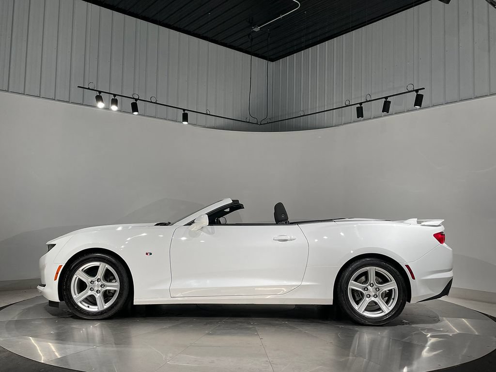 Used 2019 Chevrolet Camaro LT RWD image 10