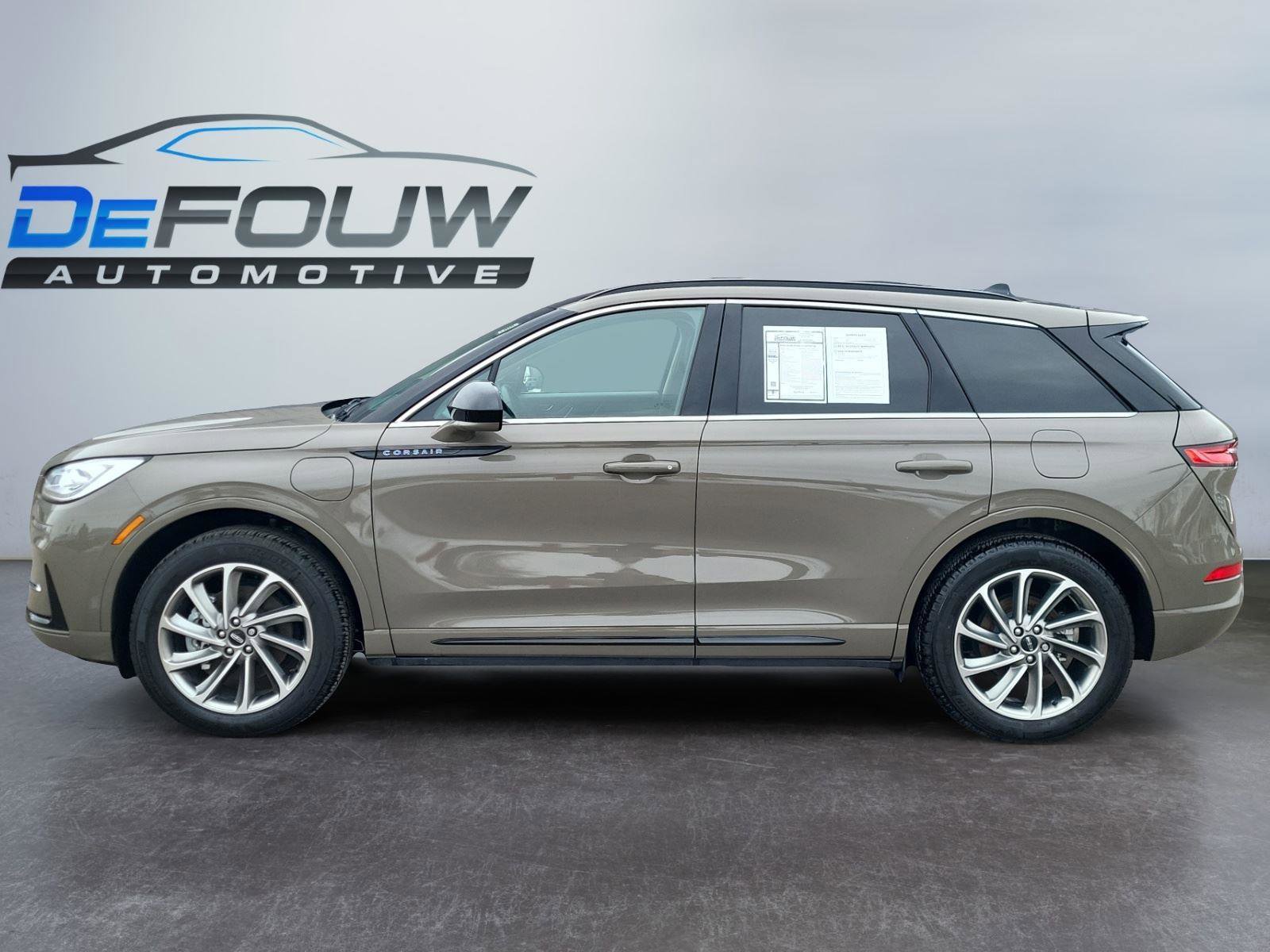 Used 2025 Lincoln Corsair Grand Touring w/ Towing Package image 6