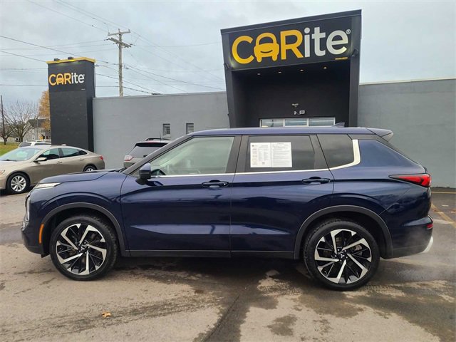 Used 2023 Mitsubishi Outlander SE image 10