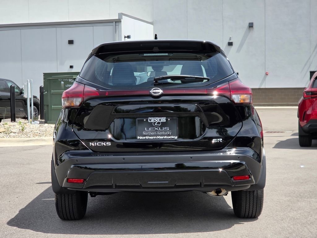 Used 2024 Nissan Kicks SR w/ SR Premium Package image 29