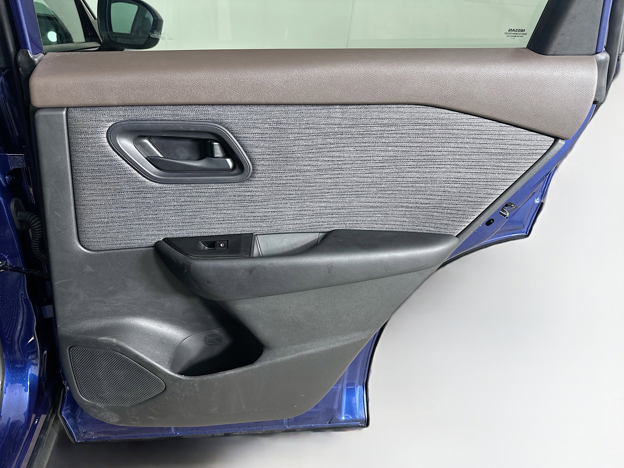 Used 2023 Nissan Rogue S AWD/4WD image 28