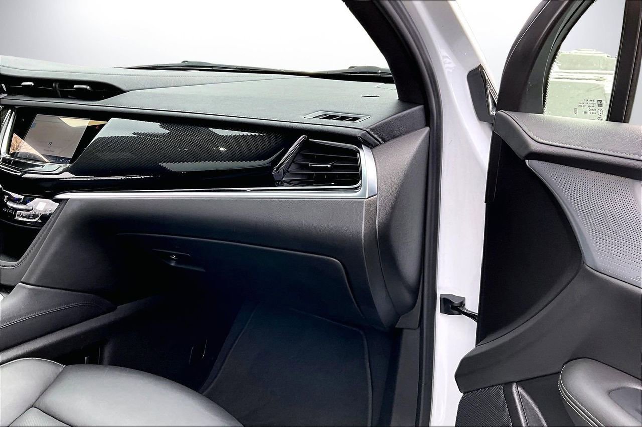 Used 2024 Cadillac XT6 Sport image 21