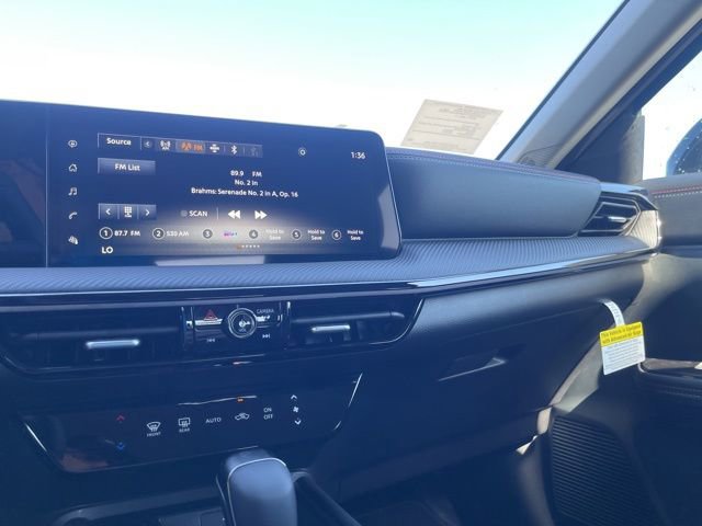 New 2025 Nissan Kicks SR image 18