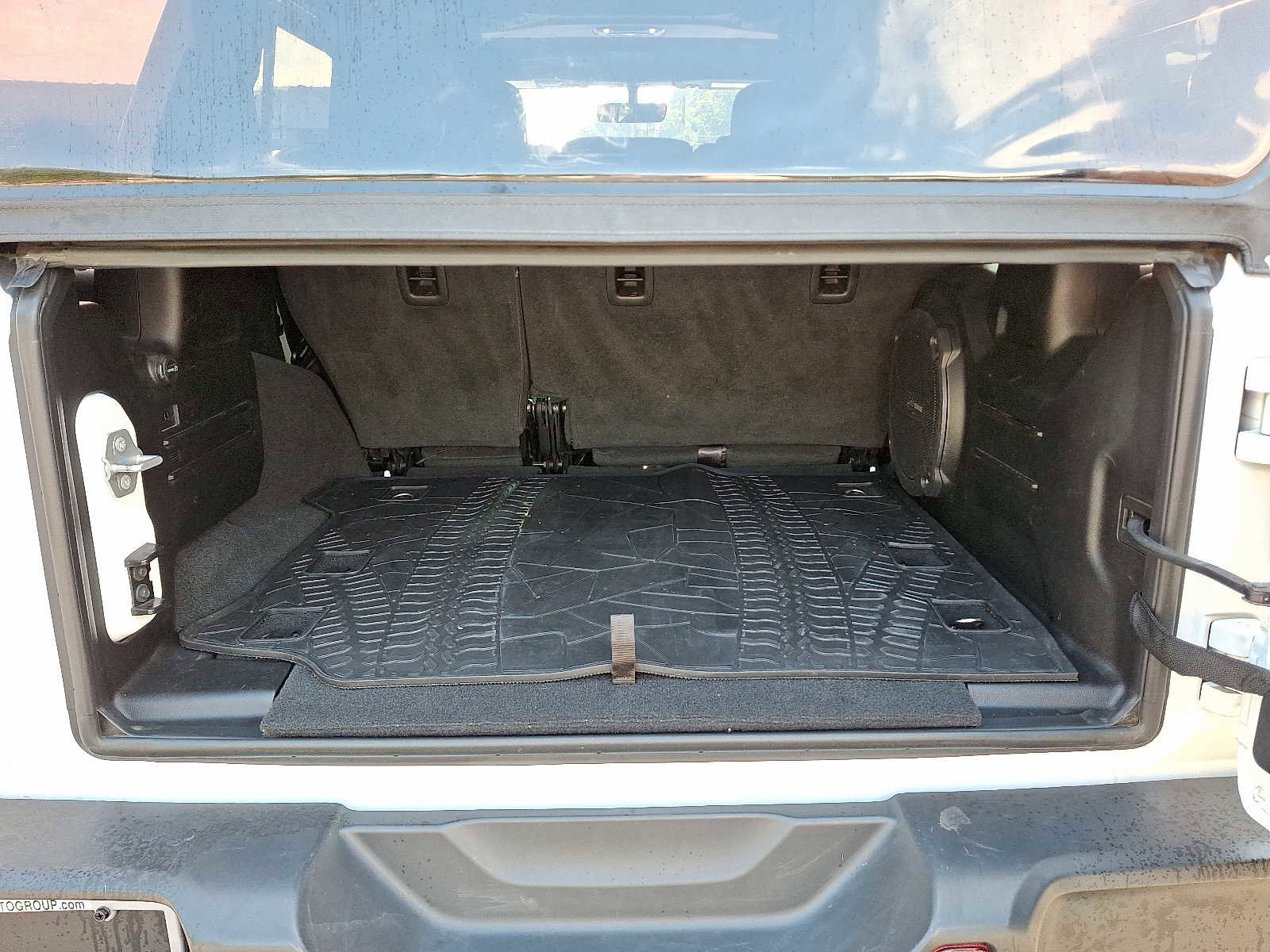 Used 2022 Jeep Wrangler Unlimited Rubicon w/ Cold Weather Group image 28