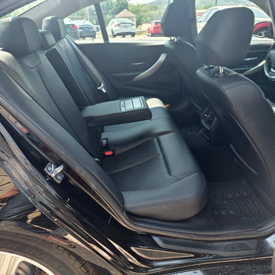 Used 2014 BMW 320i xDrive Sedan AWD/4WD image 28