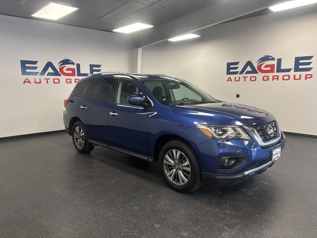 Used 2020 Nissan Pathfinder SV