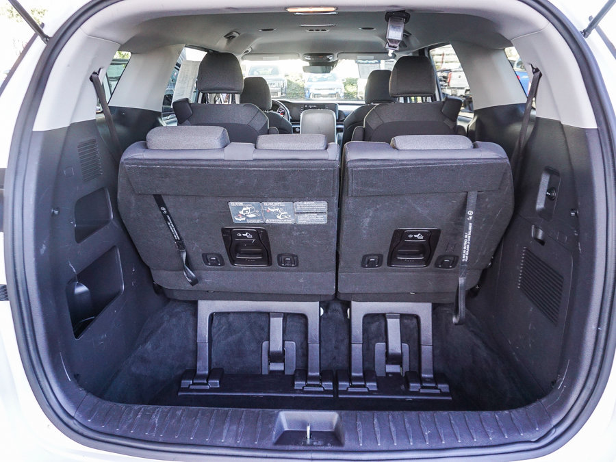 Certified 2023 Kia Carnival LX FWD image 25
