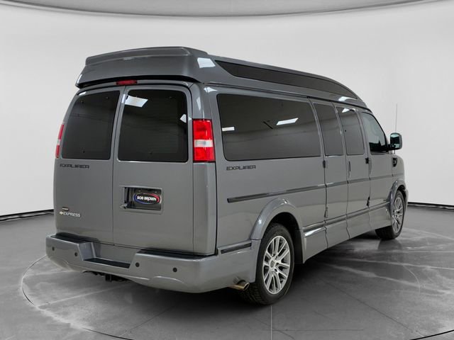 Used 2021 Chevrolet Express 3500 LS w/ Chrome Appearance Package image 3