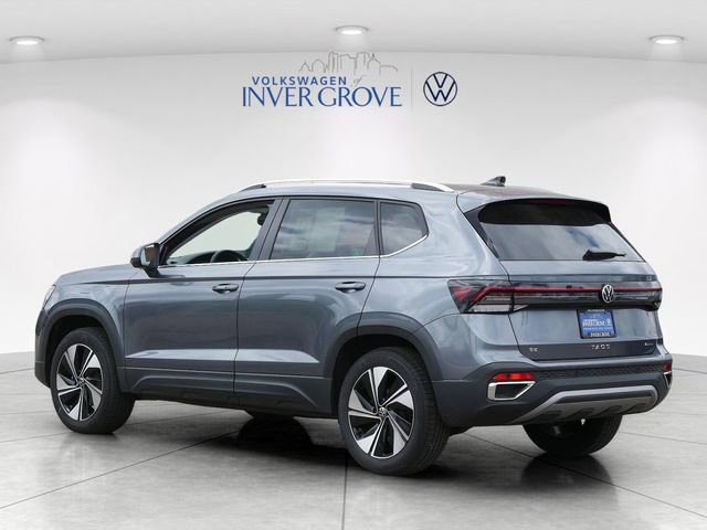 Used 2025 Volkswagen Taos SE AWD/4WD image 5