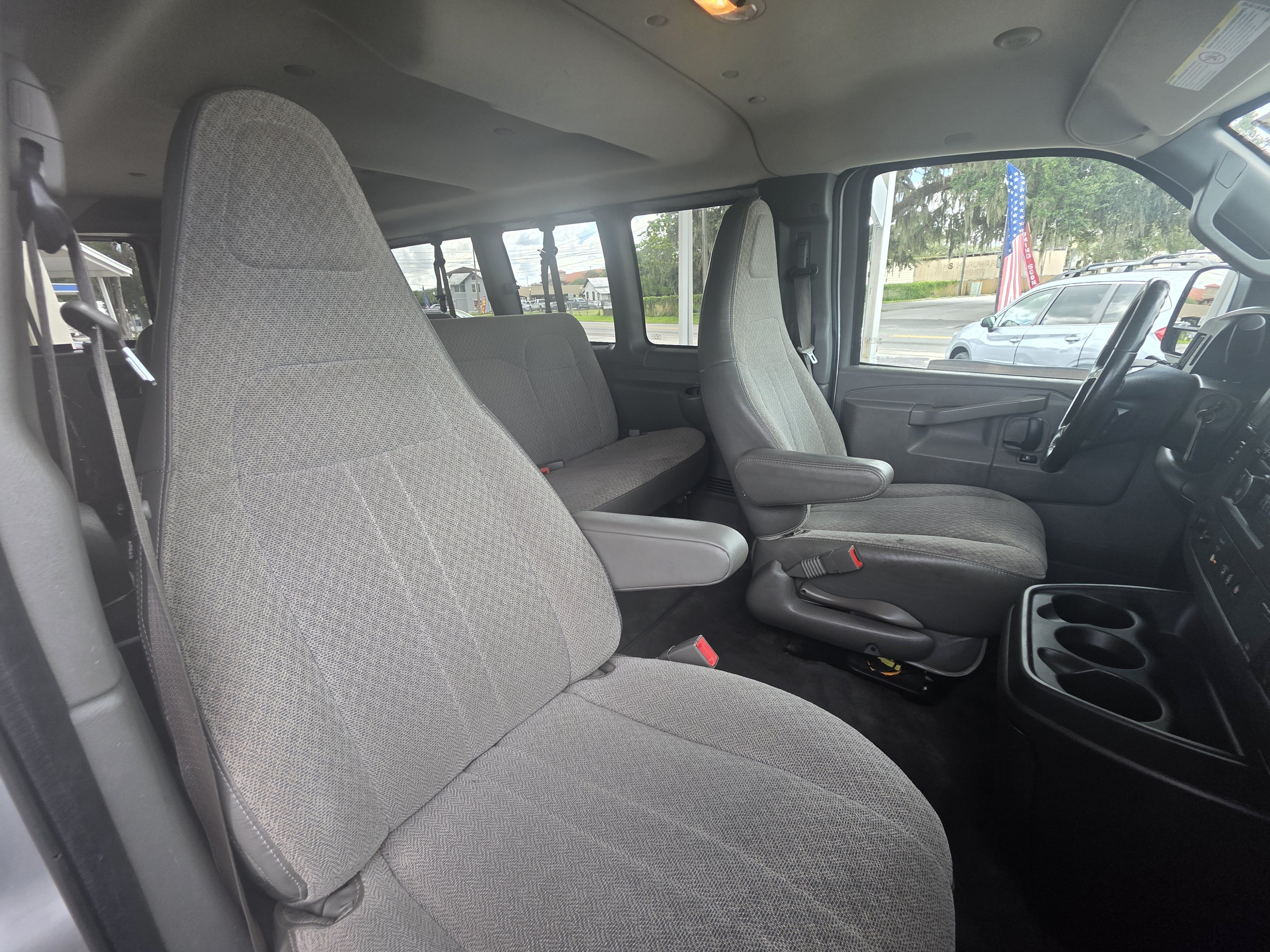 Used 2017 Chevrolet Express 2500 LS RWD image 16