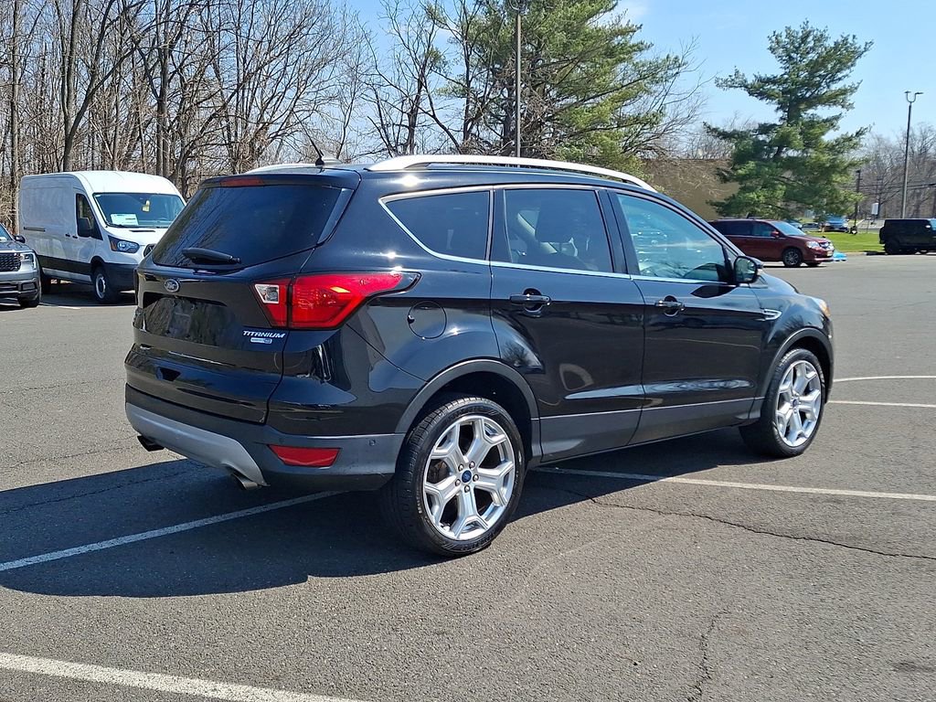 Used 2019 Ford Escape Titanium image 9