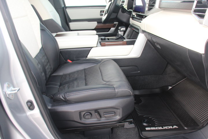 Certified 2024 Toyota Sequoia Capstone AWD/4WD image 24