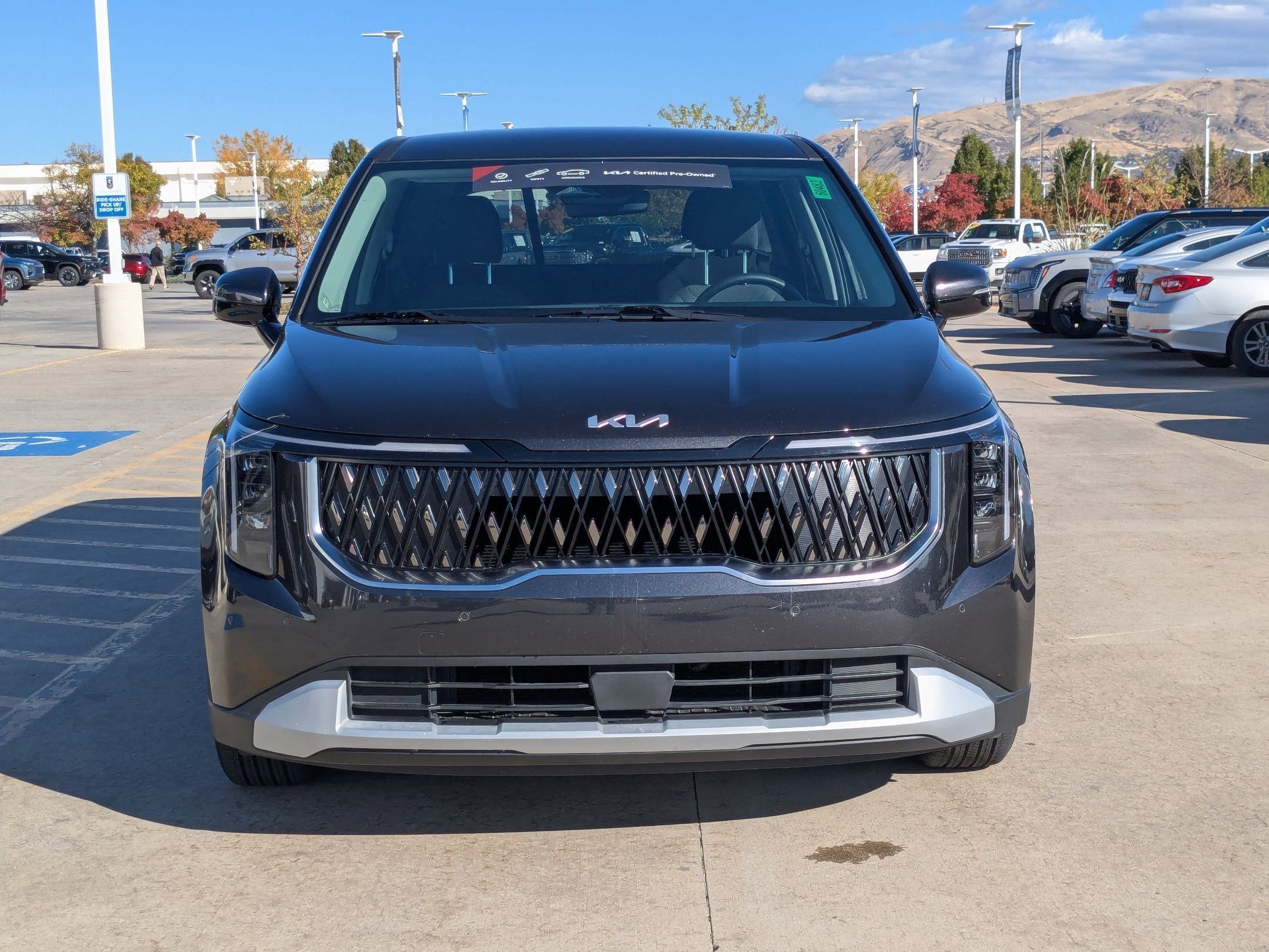 Certified 2025 Kia Carnival LX image 8