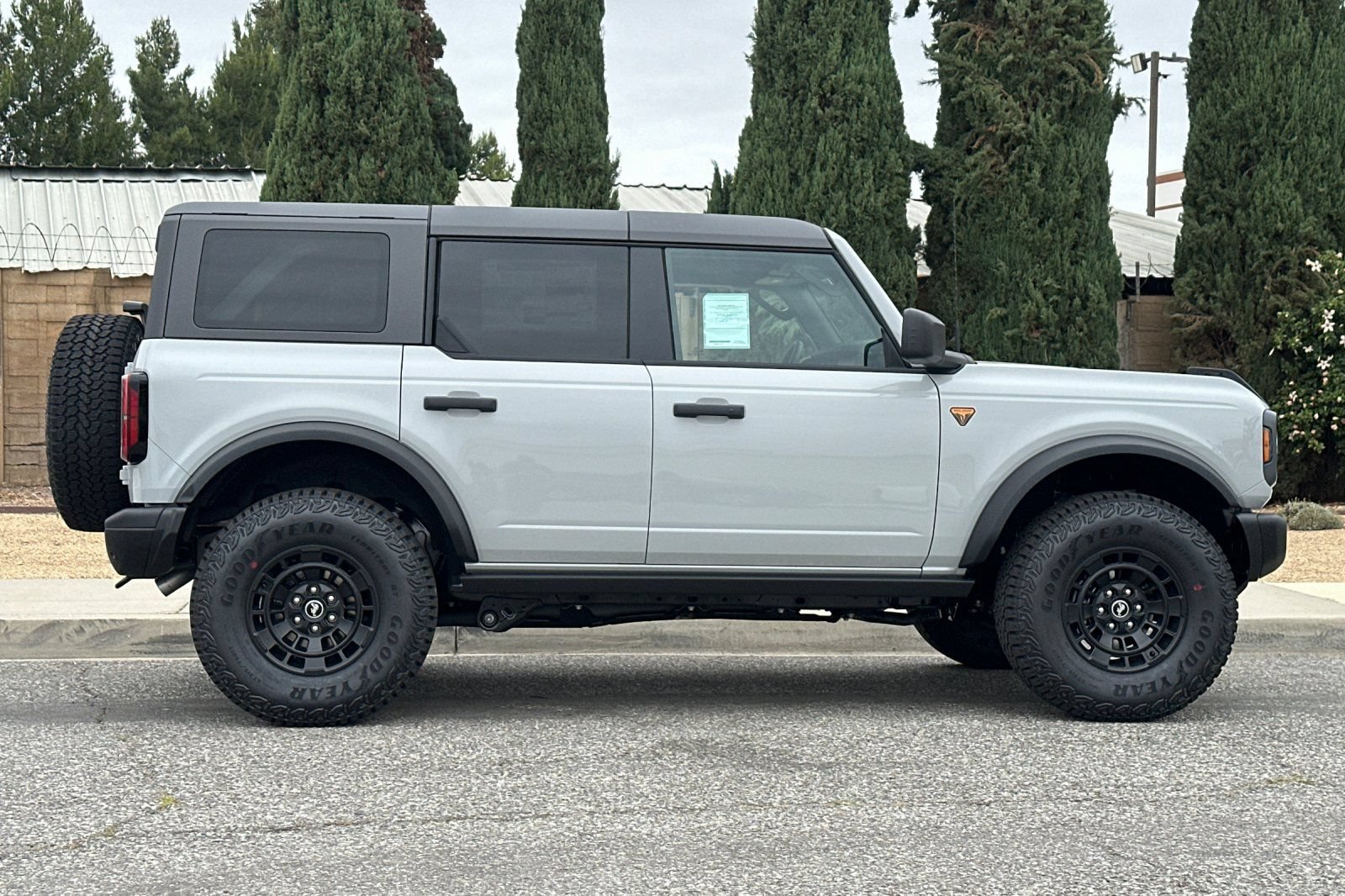 New 2026 Ford Bronco Badlands w/ Sasquatch Package AWD/4WD image 3