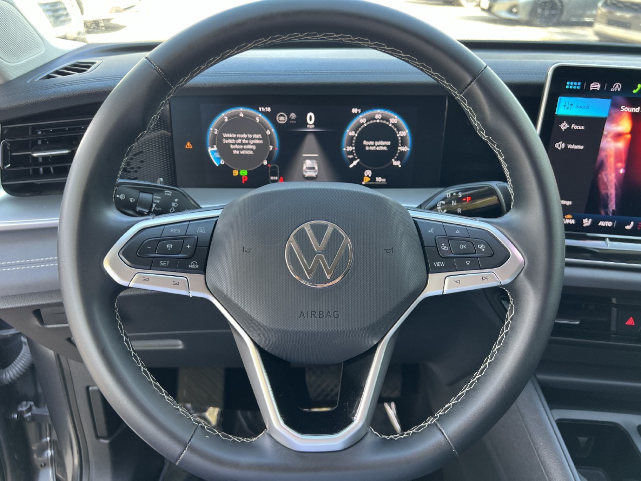 Used 2025 Volkswagen Tiguan SE FWD image 10