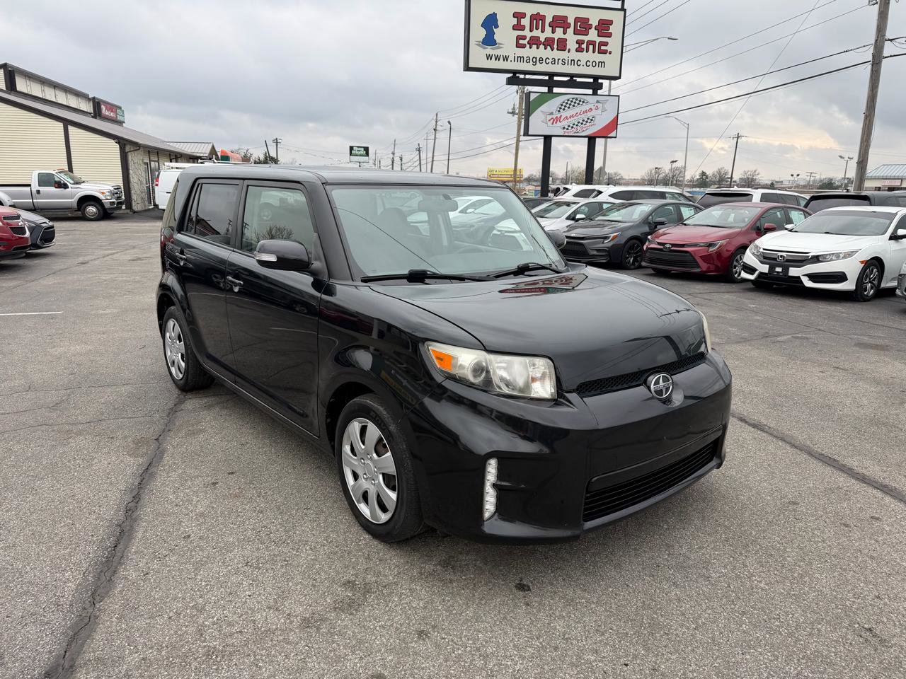 Used 2015 Scion xB image 4