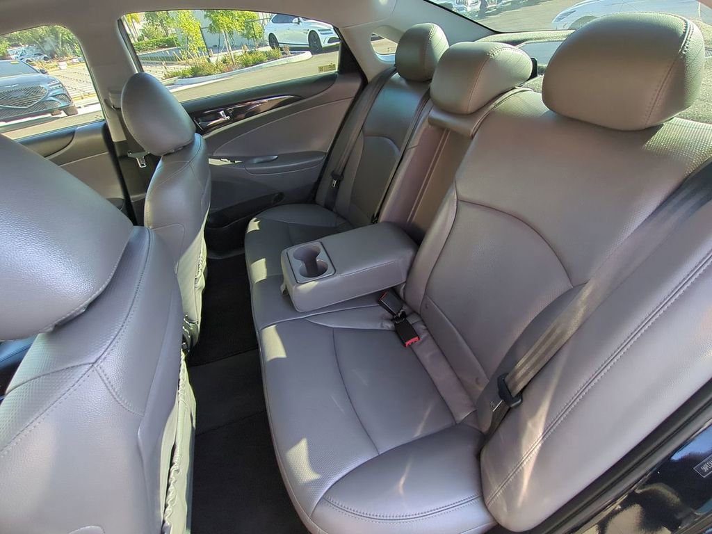 Used 2013 Hyundai Sonata Limited w/ Premium Pkg image 12