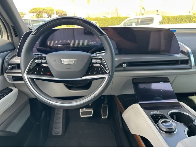 New 2026 Cadillac Vistiq Luxury AWD/4WD image 6