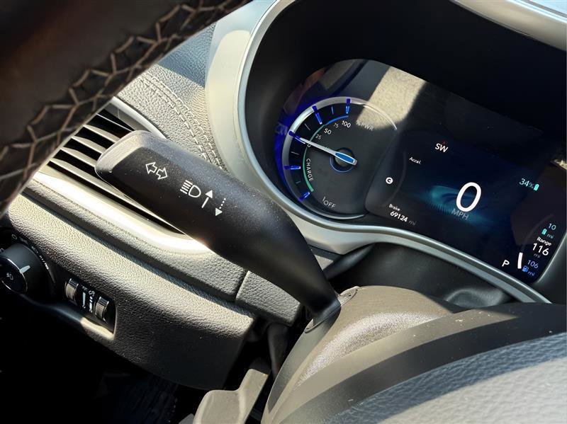 Used 2021 Chrysler Pacifica Touring w/ Uconnect Theater Family Group image 57